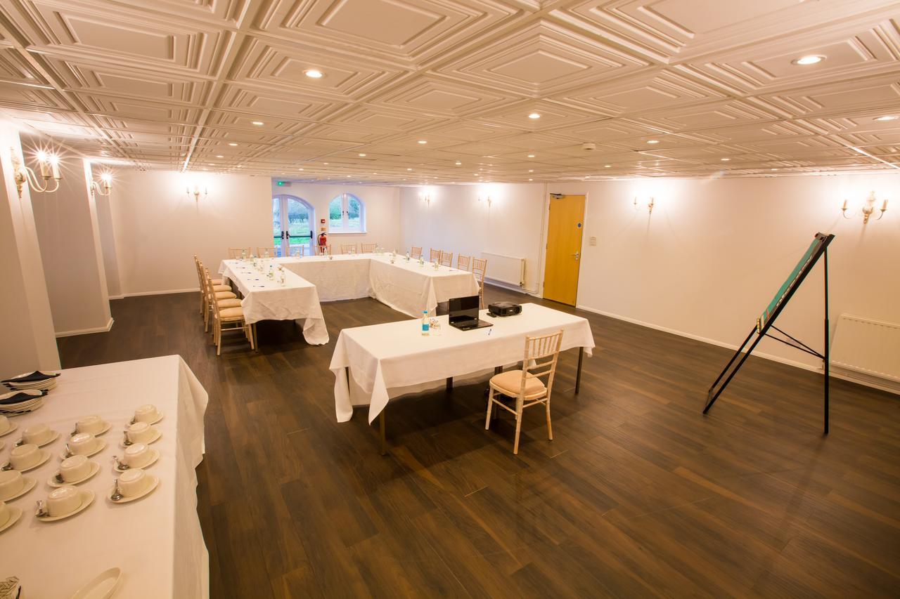 Gray Manor Hotel Cholderton Экстерьер фото