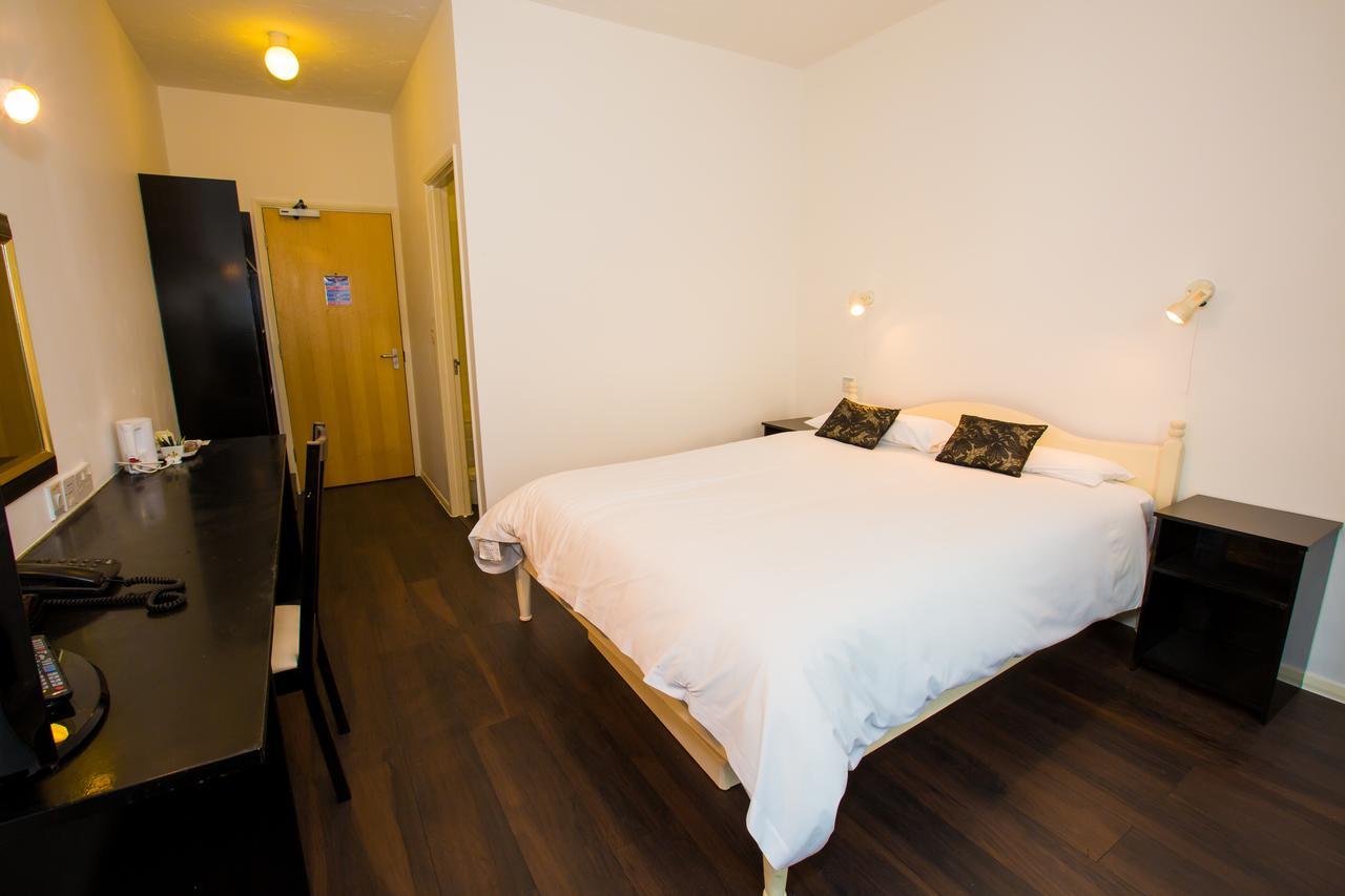 Gray Manor Hotel Cholderton Экстерьер фото