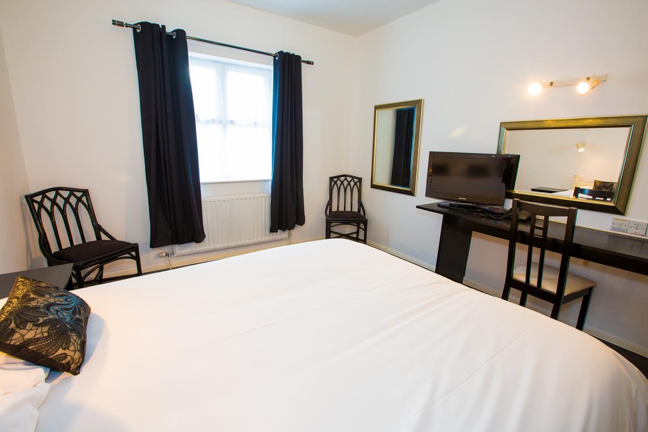 Gray Manor Hotel Cholderton Экстерьер фото